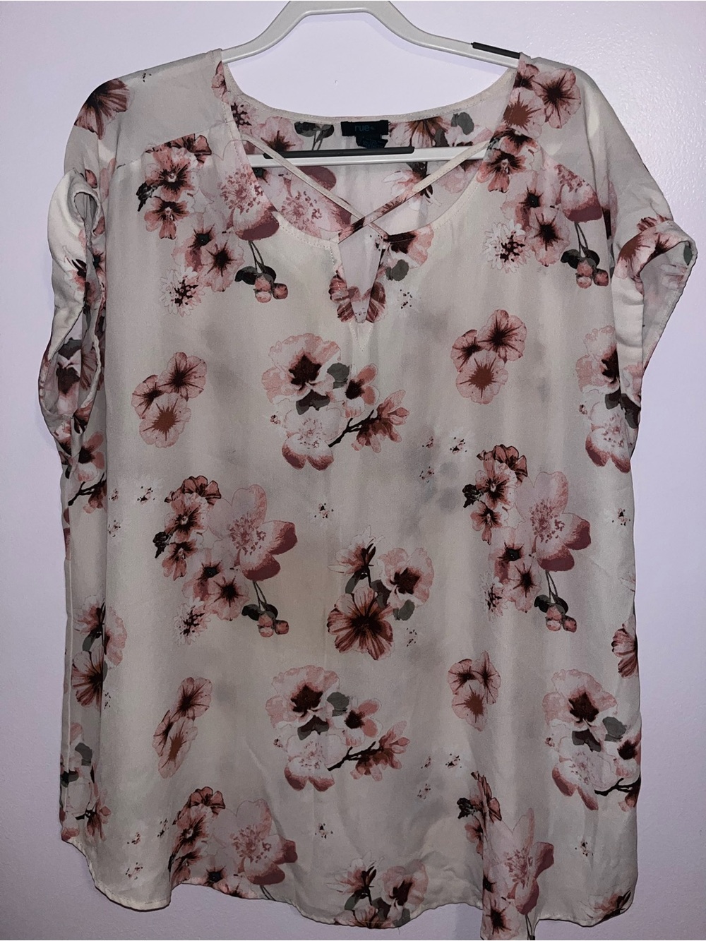 Rue21 Cream Blouse with Pink Floral Print and Tie Detail